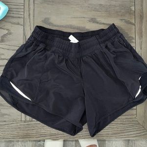 Lululemon hotty hot shorts 8tall